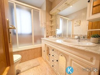 Casa adosada en venta en Montserrat - Parque Empresarial en San Fernando de Henares