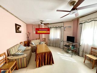 Casa adosada en venta en La Paz en Alcalá de Guadaira