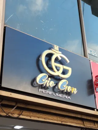 Diseñó fabricación avisos  Instalación