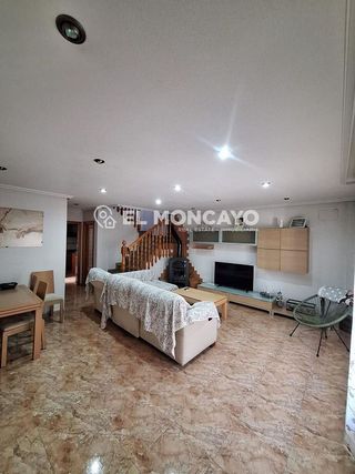 Casa adosada en venta en Catral