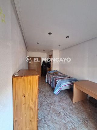 Casa adosada en venta en Catral