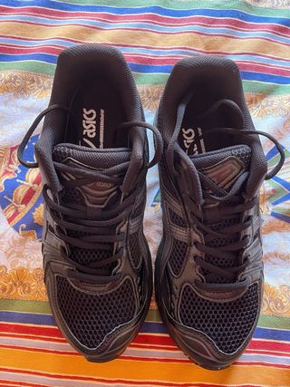 Asics Gel Kayano 14 Talla 42 Negras