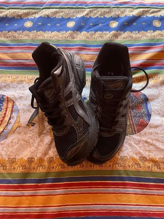 Asics Gel Kayano 14 Talla 42 Negras