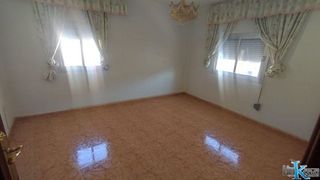 Casa adosada en venta en Linares