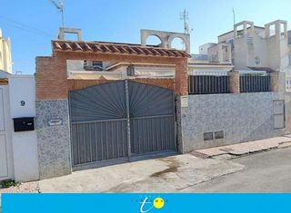 Chalet en venta en Nueva Torrevieja - Aguas Nuevas en Torrevieja