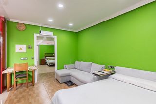 Estudio en venta en Fondo en Santa Coloma de Gramanet