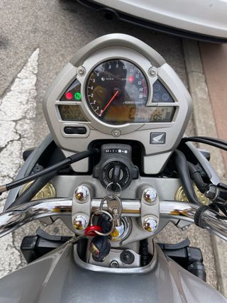 Honda CB600F Hornet Plata