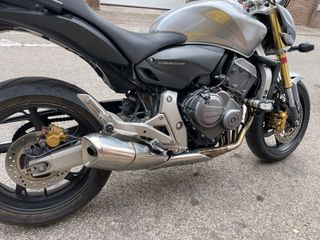 Honda CB600F Hornet Plata