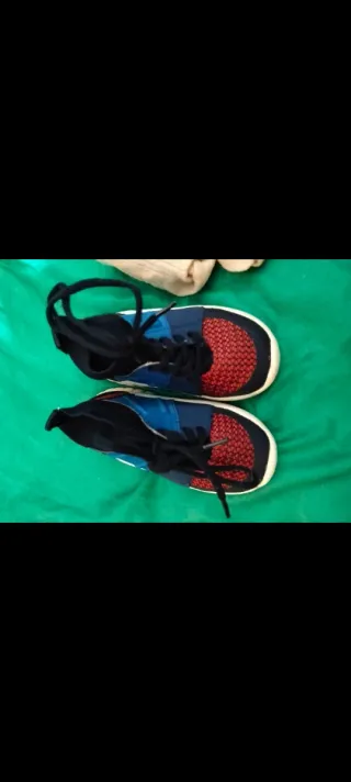 Zapatillas bebé niño + calcetines regalo