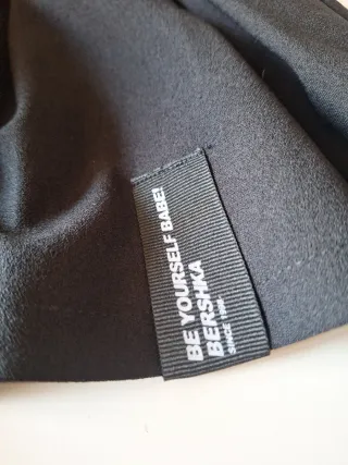 Falda plisada Bershka negra