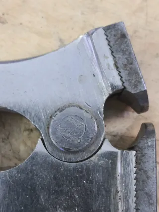 Pinza per strumenti musicali