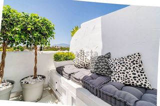 Ático en venta en Nueva Andalucía centro en Marbella