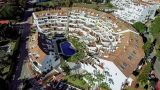 Ático en venta en Nueva Andalucía centro en Marbella