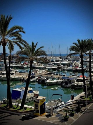 Piso en venta en Puerto de la Duquesa en Manilva