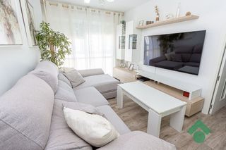 Piso en venta en La Granja-La Colina-Los Pastores en Algeciras