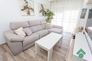 Piso en venta en La Granja-La Colina-Los Pastores en Algeciras