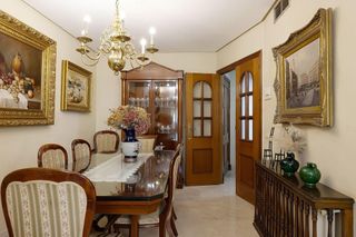 Piso en venta en La Buhaira en Sevilla