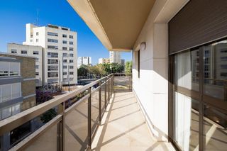 Piso en venta en La Buhaira en Sevilla