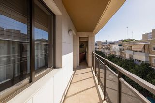 Piso en venta en La Buhaira en Sevilla