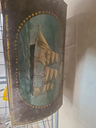 Cofre antiguo decorado