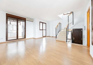Casa adosada en venta en Guadix
