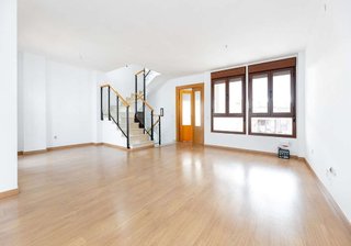 Casa adosada en venta en Guadix