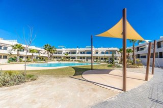 Casa adosada en venta en  El Acequión - Los Naúfragos en Torrevieja