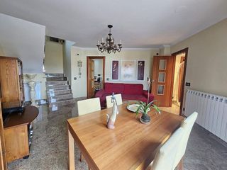 Casa adosada en venta en Villamayor