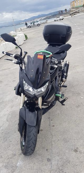 Kawasaki Z1000 Negra