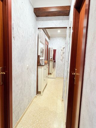 Piso 2 dormitorios, aparcamiento y trastero.