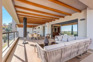 Piso en venta en Los Naranjos - Las Brisas en Marbella