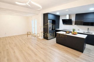Piso en venta en Parla Este en Parla
