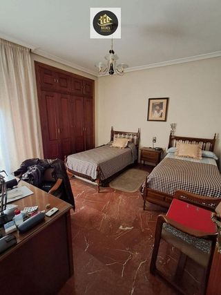 Piso en venta en Linares