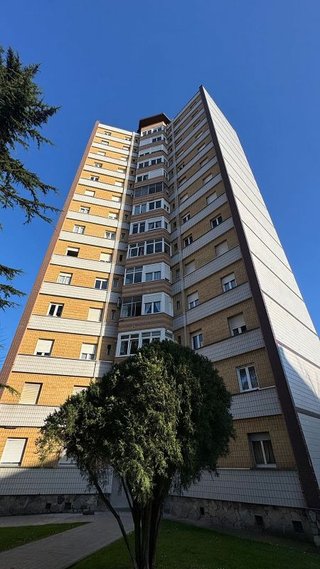 Piso en venta en Pumarín en Gijón