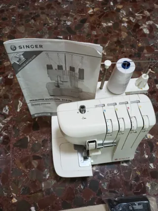 Máquina Overlock Singer