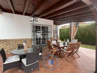 Chalet en venta en Montequinto en Dos Hermanas