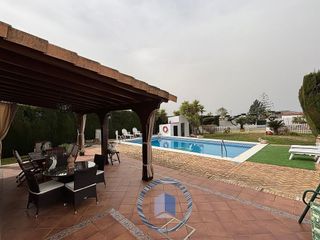 Chalet en venta en Montequinto en Dos Hermanas