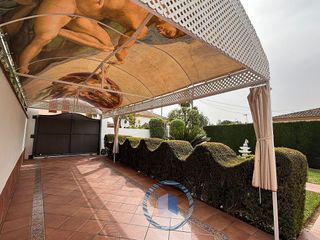 Chalet en venta en Montequinto en Dos Hermanas