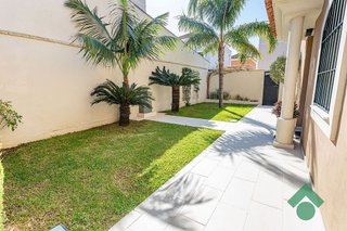 Chalet en venta en La Granja-La Colina-Los Pastores en Algeciras