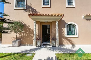 Chalet en venta en La Granja-La Colina-Los Pastores en Algeciras