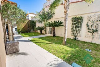 Chalet en venta en La Granja-La Colina-Los Pastores en Algeciras