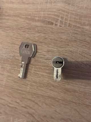 Cilindro de cerradura y llave