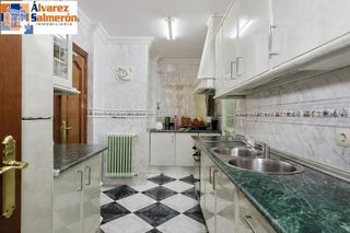 Piso en venta en Almanjáyar en Granada