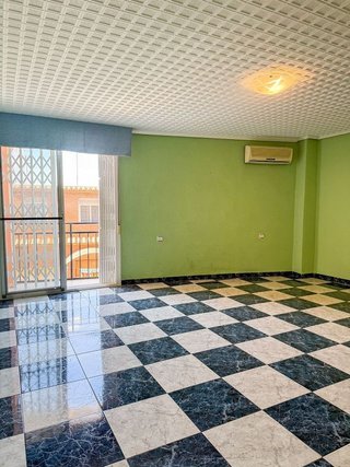 Piso en venta en Zona Calle Valencia en Torrent