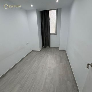 Piso en venta en El Barral Ferial en Coslada