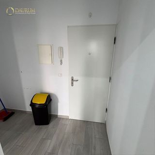 Piso en venta en El Barral Ferial en Coslada
