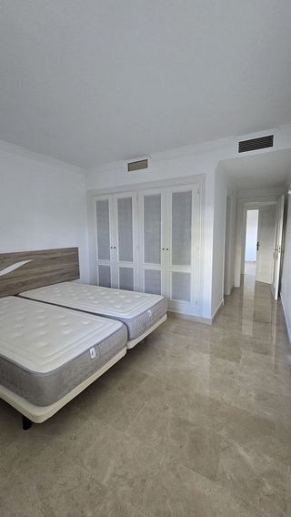 Piso en venta en Los Naranjos - Las Brisas en Marbella