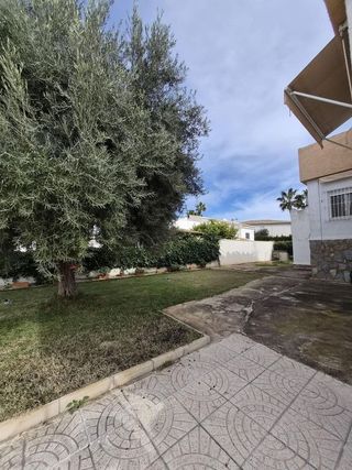 Chalet en venta en La Siesta - El Salado - Torreta en Torrevieja