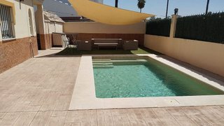 Casa adosada en venta en Gelves