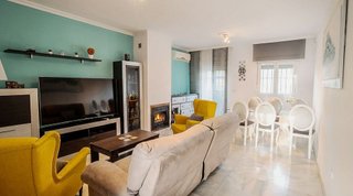 Casa adosada en venta en Gelves